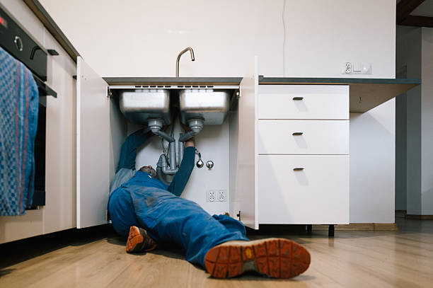 Professional Leak Detection technician working in Meredosia, IL
